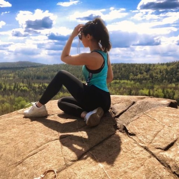 Meet your Posher, Emily - Picture 1 of 1